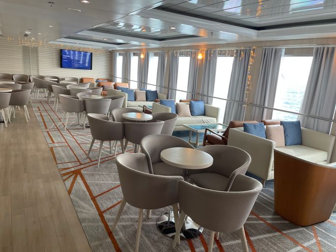 The Panorama Bar & Lounge was a popular spot to hang out aboard the MS Santa Cruz II The Panorama Bar & Lounge was a popular spot to hang out aboard the MS Santa Cruz II