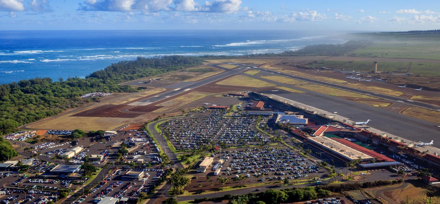 Image: Kahului Airport, Maui, Hawaii. (photo via Michael Overstreet/iStock/Getty Images Plus)