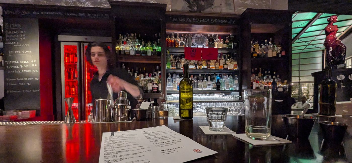 Image: Line Bar, Athènes (Photo Credit: Bert Archer)