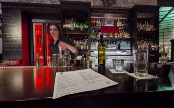 Line Bar, Athens