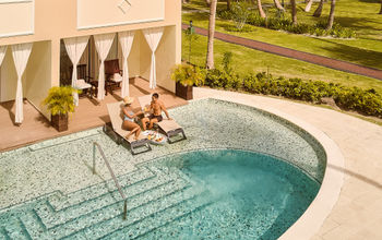 Swim-up suite at TRS Turquesa Hotel
