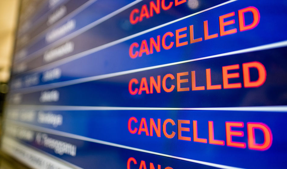 cancelled flights, flight disruption, flight status, flight board, cancellations, government shutdown