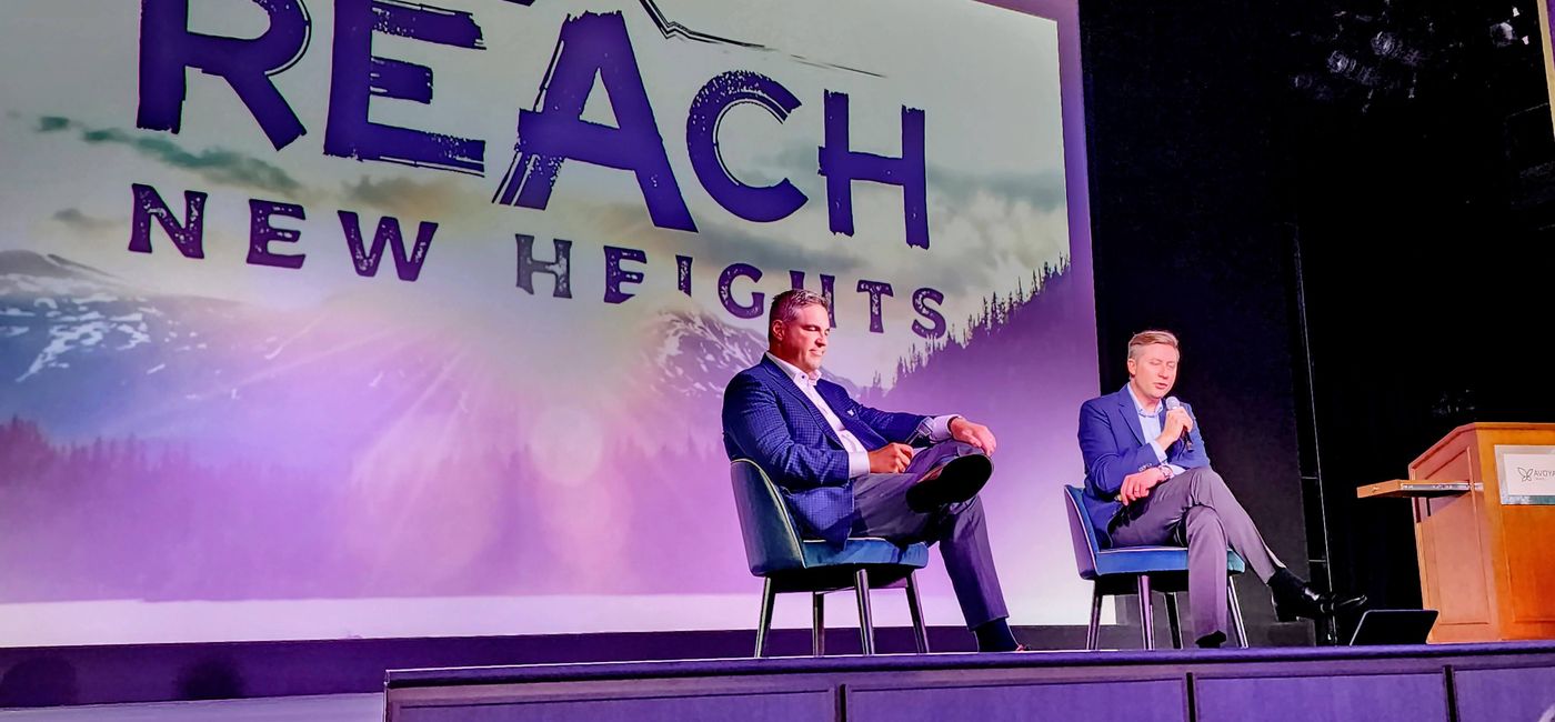 Image: Chief Sales Officer Phil Capelli (left) and CEO Jeff Anderson (right) onstage at the 2023 Avoya Conference.  (Photo Credit: Northstar Travel Group / Laurie Baratti)