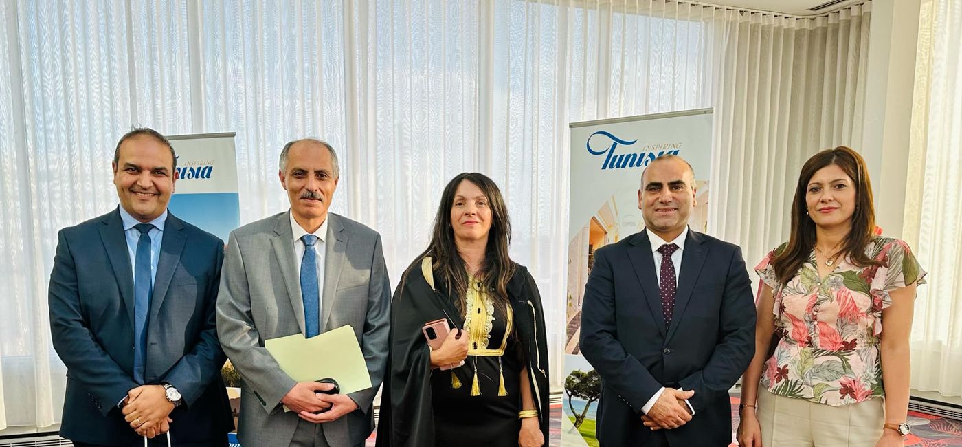 Image: Kamel Makkes, Consul de Tunisie au Canada ; Jamel Bouzid, directeur de l’ONTT Canada ;  Farida Henni, responsable du marketing et de la communication à l’ONTT de Montréal ; Lassaad Boutara, Ambassadeur de Tunisie au Canada et son épouse