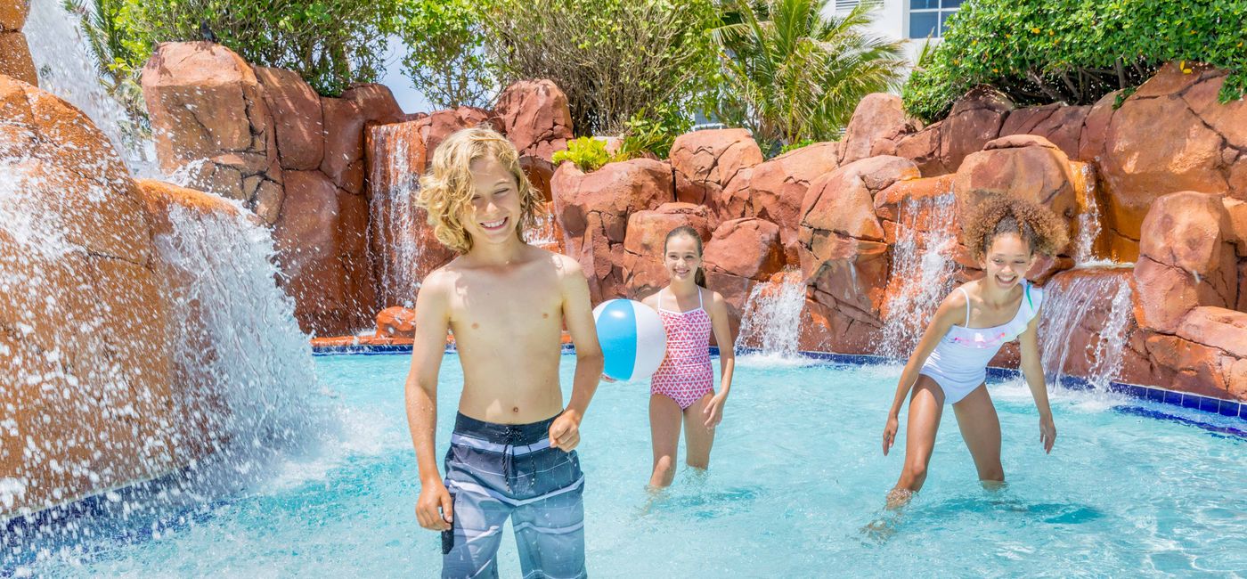Image: Family fun at Trump International Beach Resort (Photo Credit: Trump International Beach Resort)
