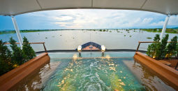 The plunge pool on the Aqua Mekong