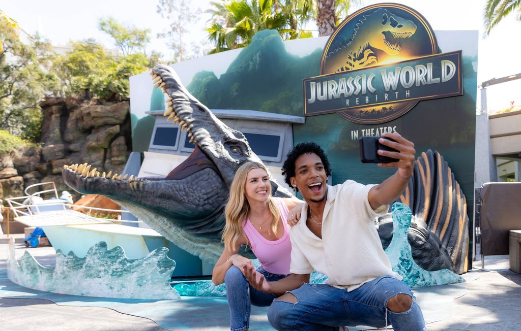 Universal Studios Hollywood Launches - Image Universal Studios Hollywood Jurassic World R 