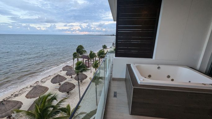 Atemberaubendes Gästezimmer im Riviera Cancun Resort & Spa