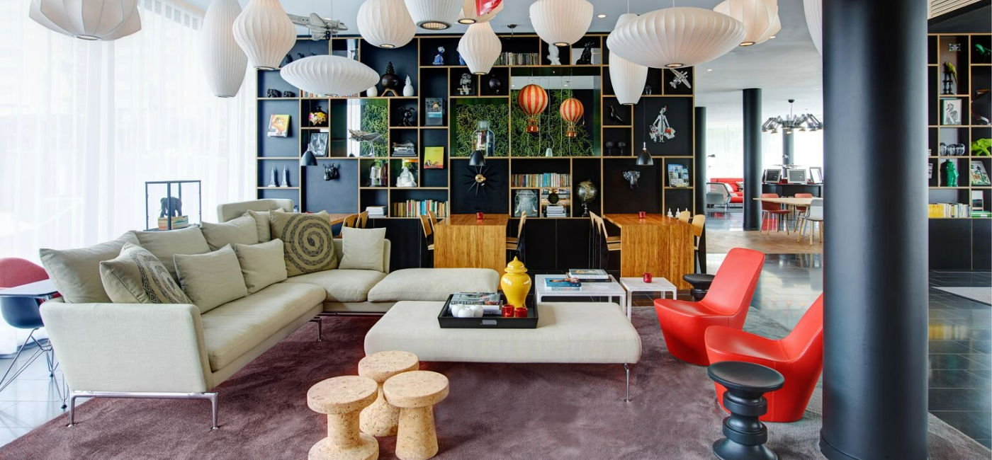 Image: Un espace public à l’intérieur de l’hôtel citizenM Paris Charles-de-Gaulle (Source: citizenM)