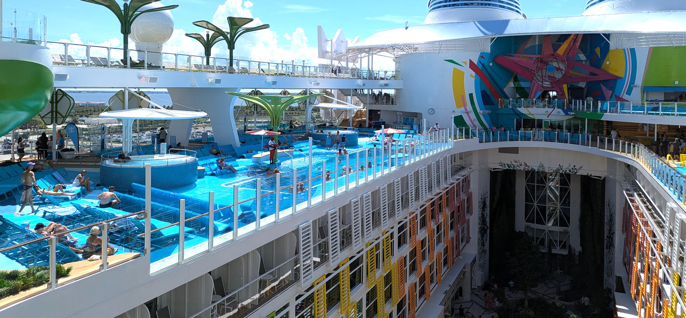 Image: Royal Caribbean Star of the Seas pool and central park neighborhood (Photo Credit: Eric Bowman)