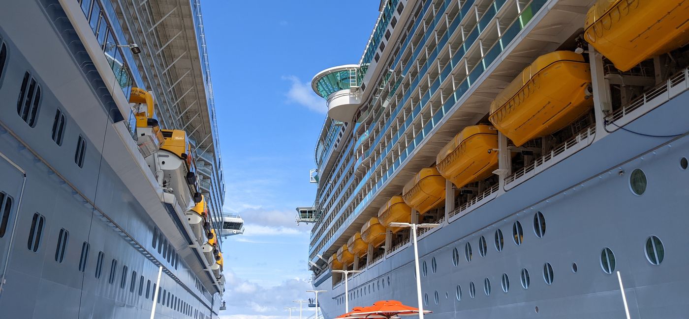Image: Upselling cruises can greatly enhance advisors’ commissions. Pictured, ships docked at Royal Caribbean's Perfect Day at CocoCay in the Bahamas. (Source: Eric Bowman)