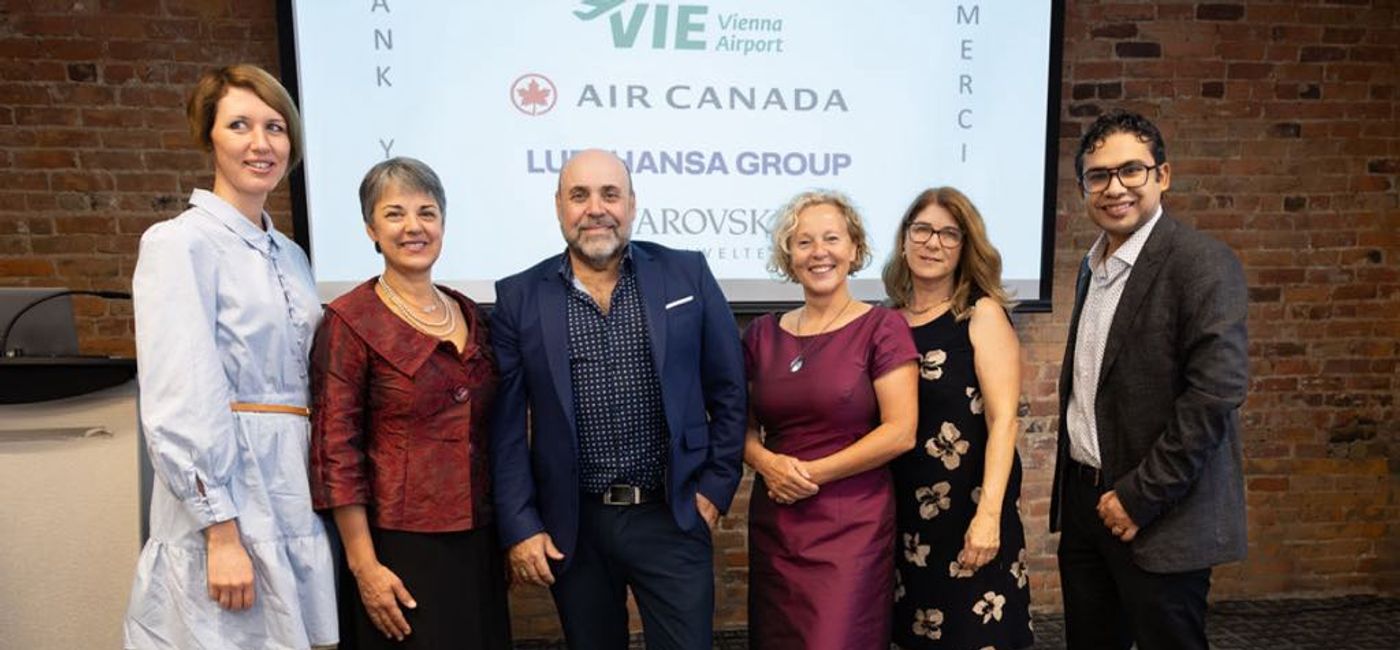 Image: Eszter Almasi, Directrice du Développement des Routes pour l'aéroport de Vienne ; Renée Wilson ; Armando Mendonca, représentant de Vienne au Canada ; Elke Bachner du Bureau de tourisme de Vienne ; Danielle Kaiser, Directrice de Comptes, Lufthansa Group ; et Rimon Tawfik, Chef des Ventes internes - Air Canada.