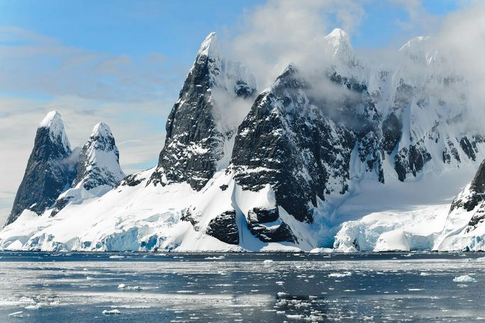 What to Pack for an Antarctica Expedition

Make sure your waterproof boots have good tread.