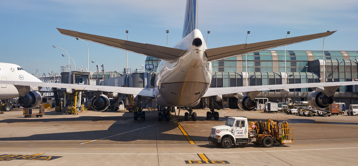 Image: United Airlines plane at Chicago O'Hare International Airport. (Photo Credit: Heorshe / Adobe Stock)