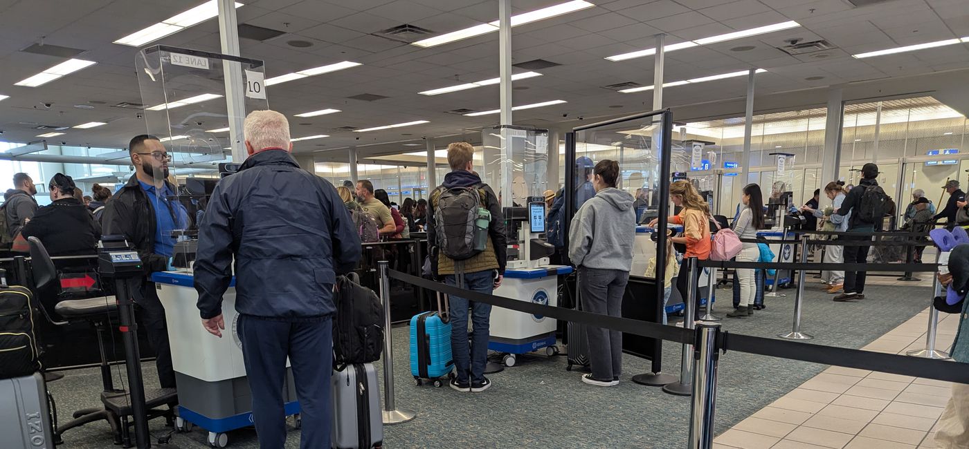 Image: TSA security line (Photo Credit: Eric Bowman)