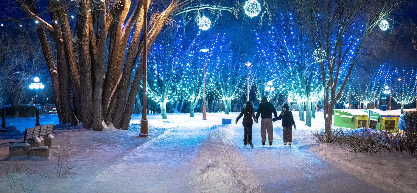 Image: Skating on the trail in the Arctic Glacier Winter Park at The Forks, Winnipeg Canada (Photo via Lorie Shaull / flickr)