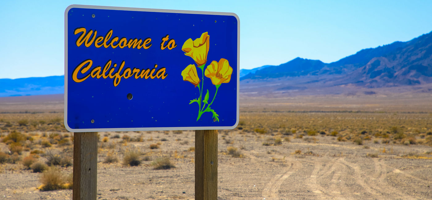 Image: Welcome to California road sign. (Photo Credit: familie-eisenlohr.de / Adobe Stock)