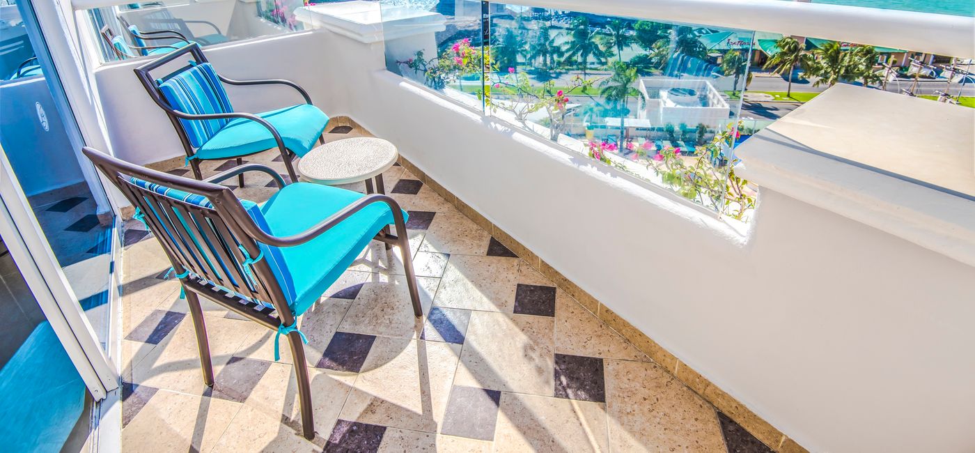 Image: Room view at the new Wyndham Alltra Cancun. (photo via Playa Hotels & Resorts)