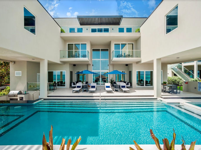 Black Urchin ¨C Private Residence No. 2, Grand Cayman Black Urchin ¨C Private Residence No. 2, Grand Cayman