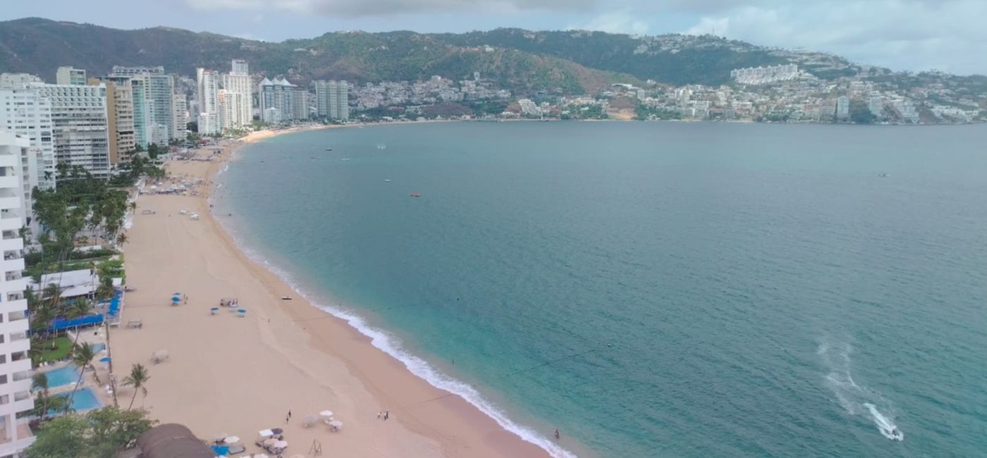Image: Resorts such as Acapulco (photo), Cancun, Los Cabos, and Puerto Vallarta are favorites among tourists from North America. (Photo Credit: Northstar Travel Group/Valentin Fuentes)