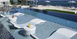 Receive up to 25% off at select villas in Grand Cayman