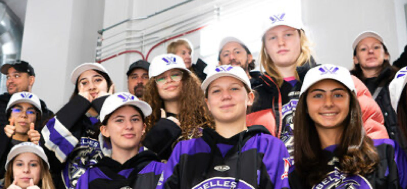 Image: Canadians can nominate a passionate young PWHL fan to win a place on its fan flight. (Photo Credit: Air Canada)
