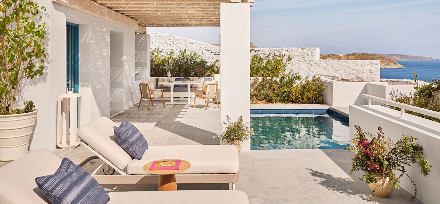 Image: Four Seasons Mykonos Hotel (Source: Four Seasons)