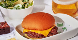 Delta Air Lines, Shake Shack, cheeseburger, airplane food, first class, meal