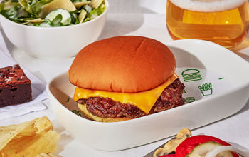 Delta Air Lines, Shake Shack, cheeseburger, airplane food, first class, meal