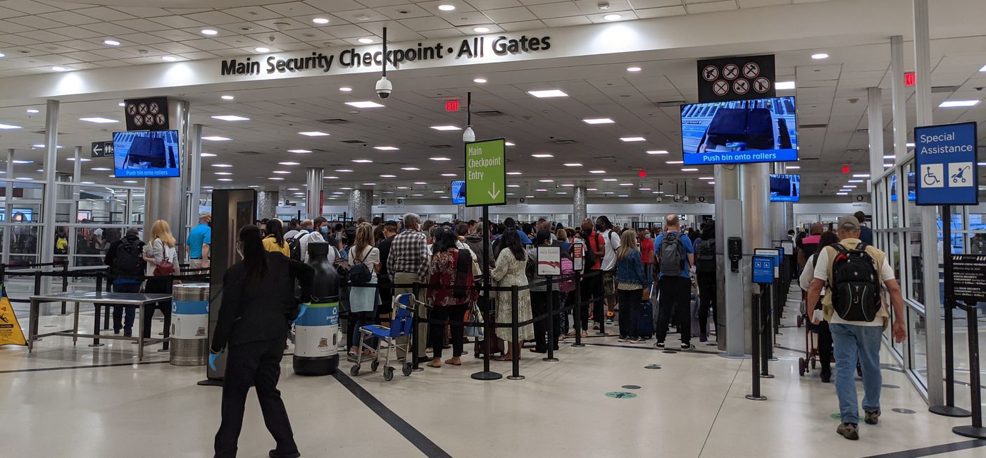 Image: People waiting in the security line at the Atlanta airport. (photo by Eric Bowman)