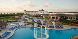 Grand Sunset Princess pool area