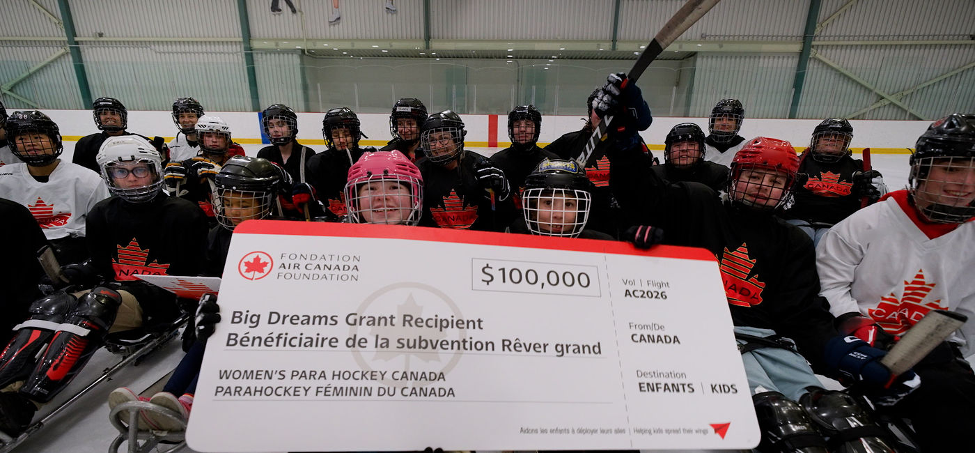 Image: Air Canada Foundation and Women’s Para Hockey of Canada. (Photo Credit: Air Canada Foundation)