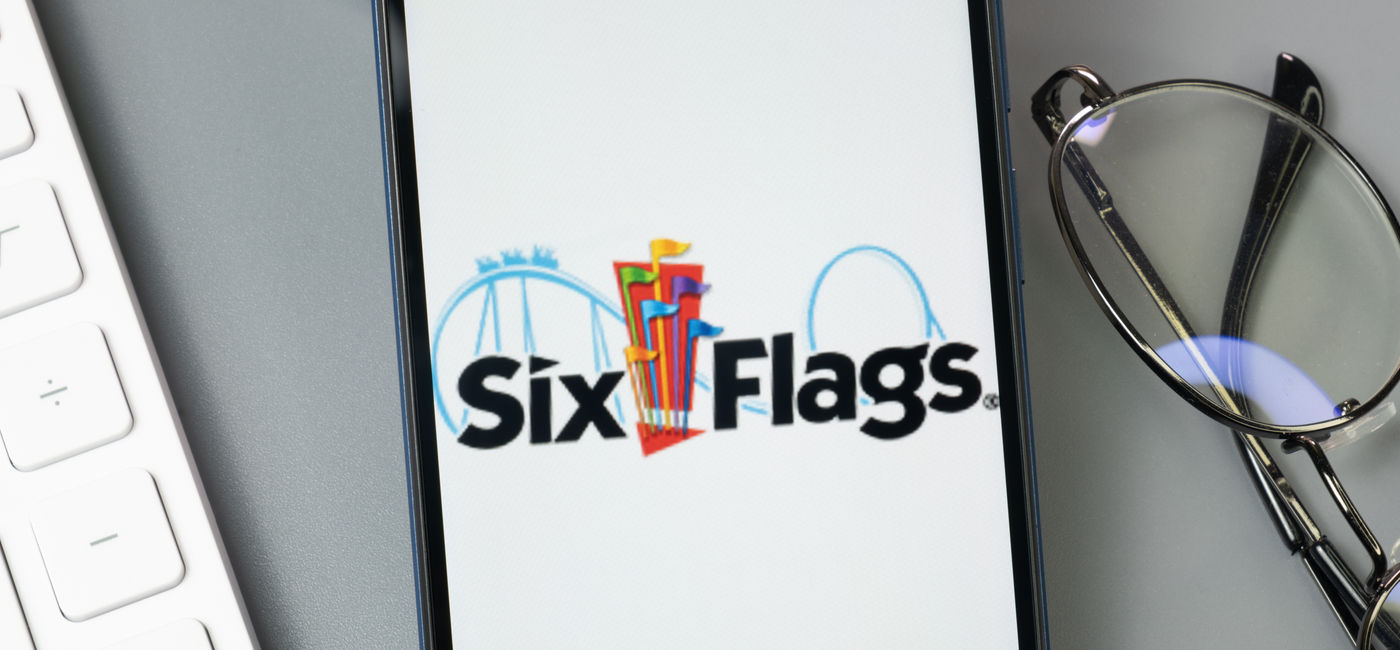 Image: Six Flags logo. (Photo Credit: Timon / AdobeStock)