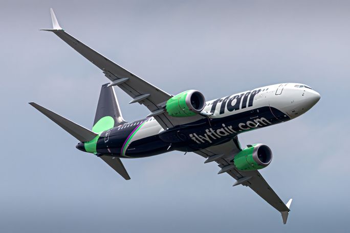 Flair Airlines Boeing 737-800