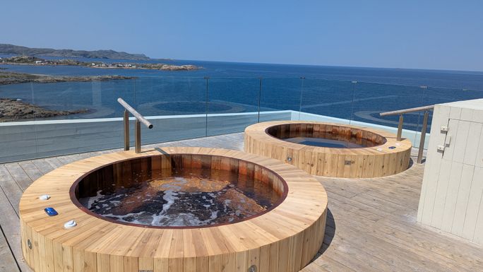 Rooftop hot tubs, Fogo Island Inn