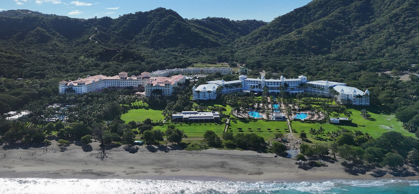 Image: Riu Guanacaste, Matapalo Beach (Photo Credit: Sunwing Vacations)