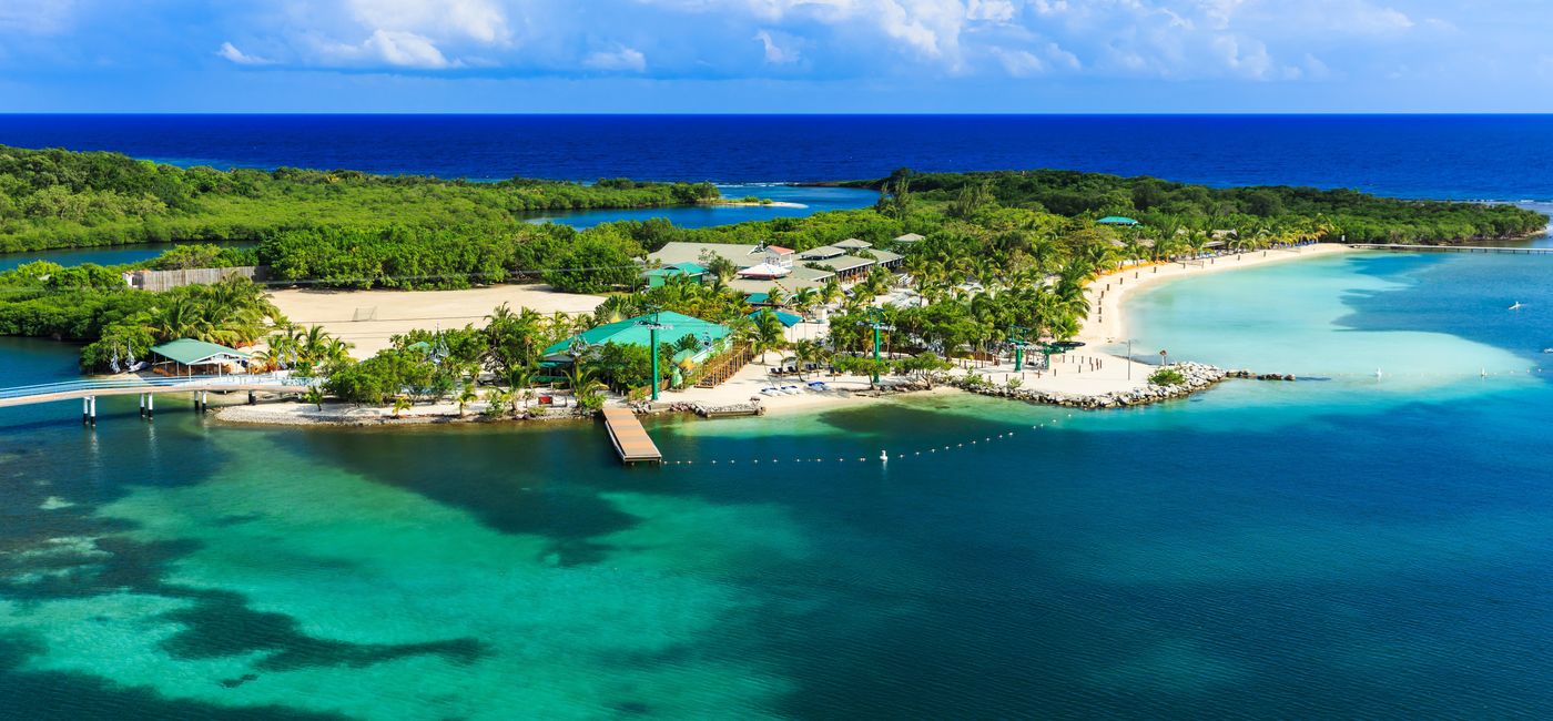 Image: Panoramic view of the Roatan Island, Honduras (Photo via sorincolac / iStock / Getty Images Plus)