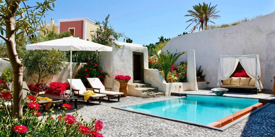 Upgrade Their Villa Vacation with Up to 15% Off Select Villas in Greece + Up to $1,000 Cashback for Your Clients