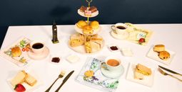 American Airlines, afternoon tea, airplane food