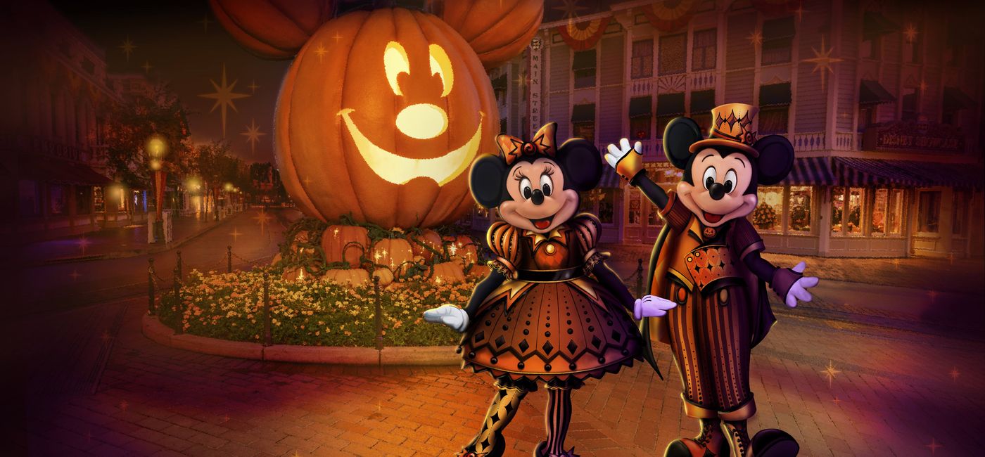 Image: Mickey and Minnie’s 2026 Halloween costumes. (Photo Credit: The Walt Disney Company Media)