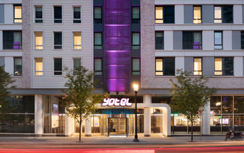 YOTEL Boston