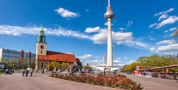 Berliner Fernsehturm in Alexanderplatz, Berlin.