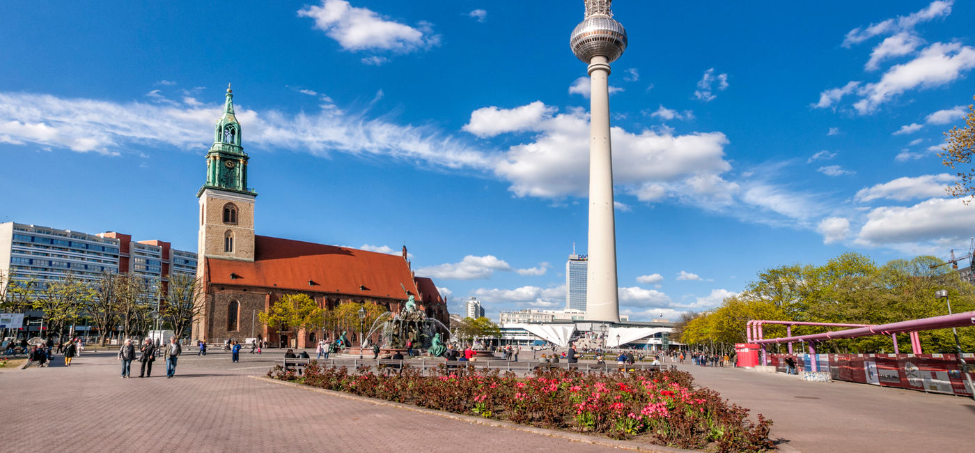 Image: Berliner Fernsehturm in Alexanderplatz, Berlin. (Photo Credit: Darek Bednarek / Adobe Stock)
