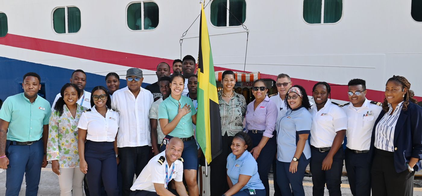 Image: Carnival Cruise Line team members with tourism minister Edmund Bartlett and Jamaica Tourism Cares taskforce member Joy Roberts (Photo Credit: Carnival Cruise Line)