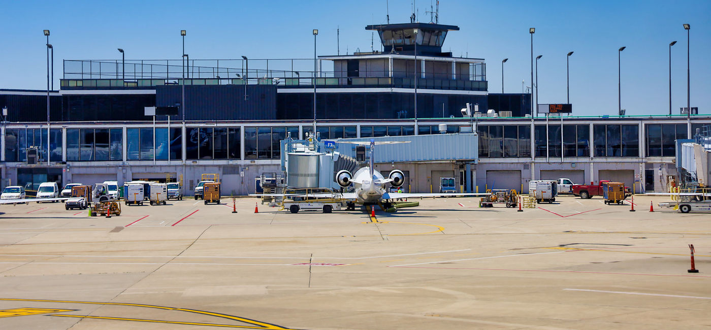 Image: Plane at Chicago O'Hare International Airport (Photo Credit: Romar66/Adobe Stock)