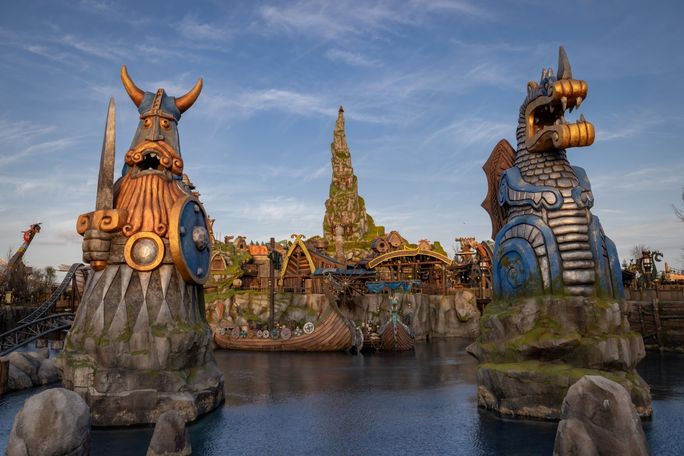 So trainieren Sie Ihren Drachen - Isle of Berk im Universal Epic Universe. Universal Orlando Resort, Universal Epic Universe, wie man Ihren Drachen trainiert