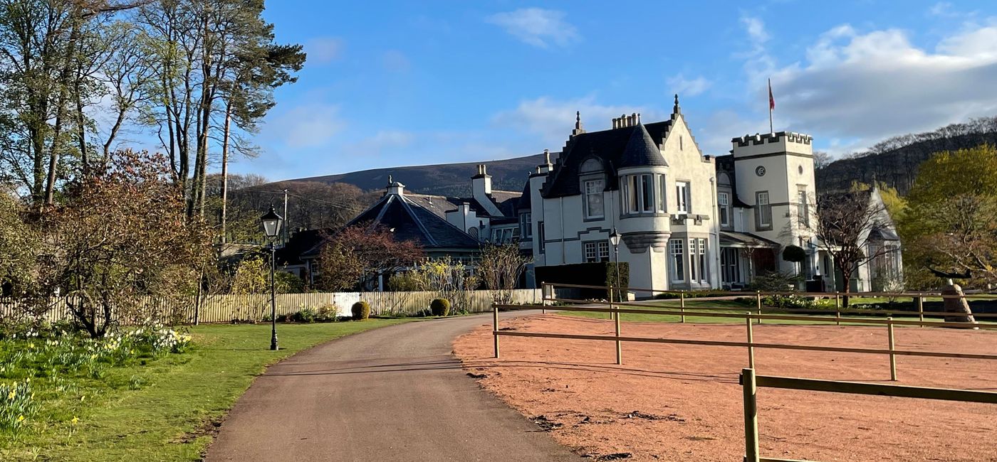 Image: The country road leading to elegant Douneside House. (Photo Credit: Janice Tober/TravelPulse Canada)