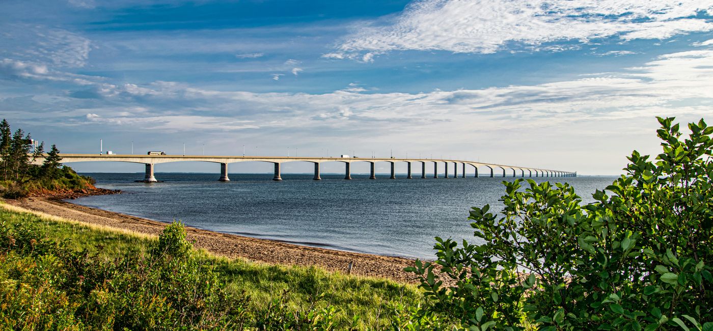 Image: Le pont de la Confédération reliant l’Île-du-Prince-Édouard au continent (Photo Credit: Deana Davis on Unsplash)