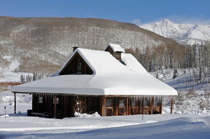 Hot Springs Resorts in Winter

Dunton Hot Springs recently underwent a multi-million-dollar renovation.