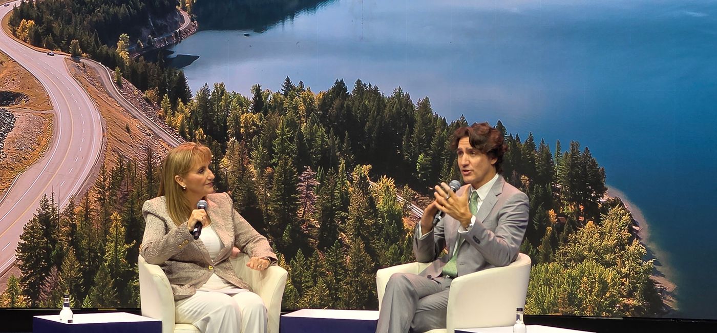 Image: Justin Trudeau et Gloria Guevara, présidente et chef de la direction du WTTC, s'entretiennent ce matin à La Valette, à Malte, lors du 26e sommet annuel du WTTC (Photo Credit: Bert Archer)